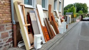 東京の不用品回収業者ですが安い業者は違法なうえ不法投棄するので注意が必要です